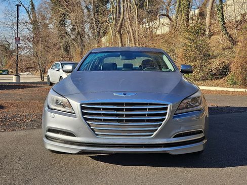 Used 2016 Hyundai Genesis 3.8 image 2