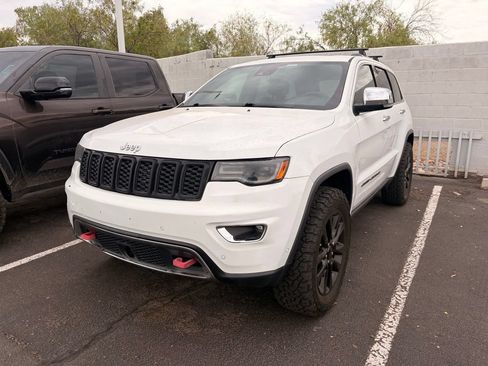 Used 2017 Jeep Grand Cherokee Limited w/ Luxury Group II AWD/4WD image 2