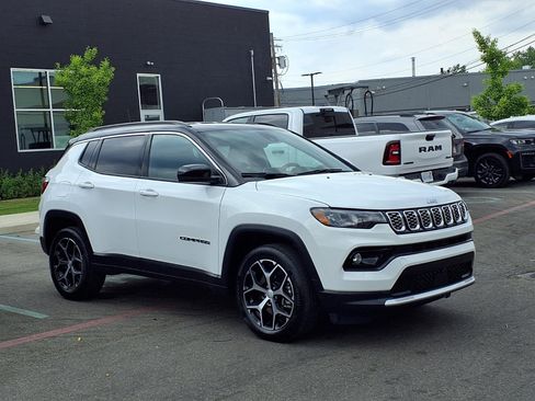 Used 2024 Jeep Compass Limited AWD/4WD image 1