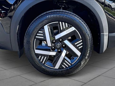 New 2026 Nissan Kicks SV image 11