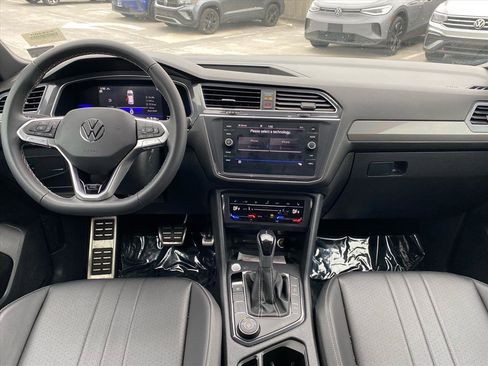 Certified 2023 Volkswagen Tiguan SE R-Line image 13