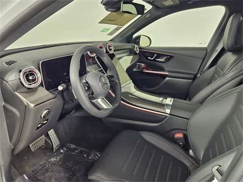Used 2025 Mercedes-Benz GLC 350e 4MATIC image 9