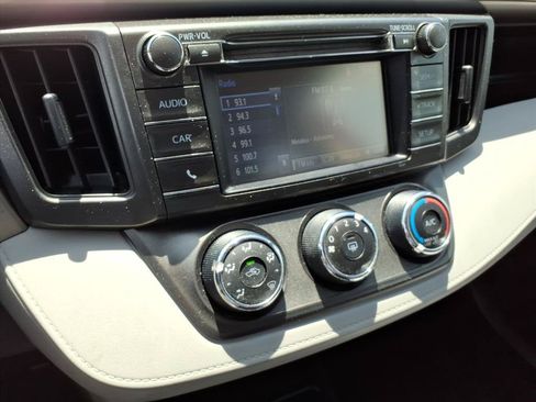 Used 2014 Toyota RAV4 LE FWD image 31
