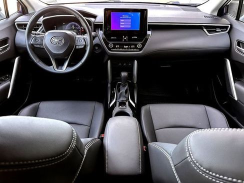 Used 2024 Toyota Corolla Cross XLE image 26
