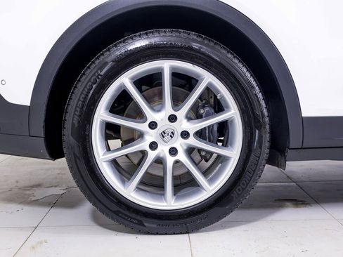 Used 2025 Porsche Cayenne image 20