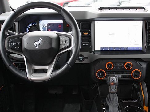 Used 2023 Ford Bronco Badlands image 20