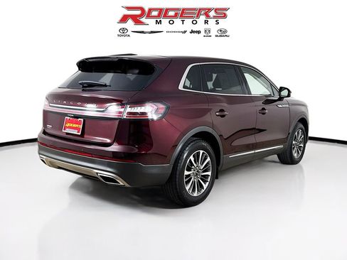 Used 2023 Lincoln Nautilus Reserve image 13