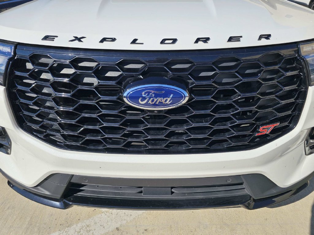 Used 2025 Ford Explorer ST w/ Sun And Sound Package AWD/4WD image 6