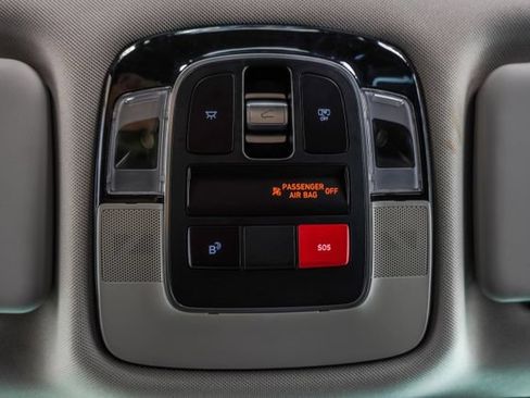 Certified 2025 Hyundai Tucson Limited FWD image 28