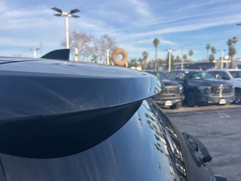 Used 2025 Nissan Pathfinder S image 16