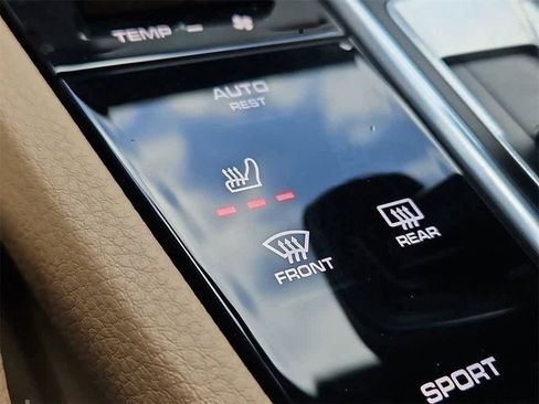 Certified 2022 Porsche Cayenne image 23