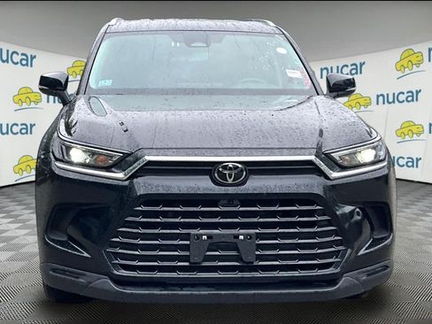 Used 2025 Toyota Grand Highlander AWD image 2
