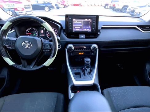 Used 2021 Toyota RAV4 XLE FWD image 15