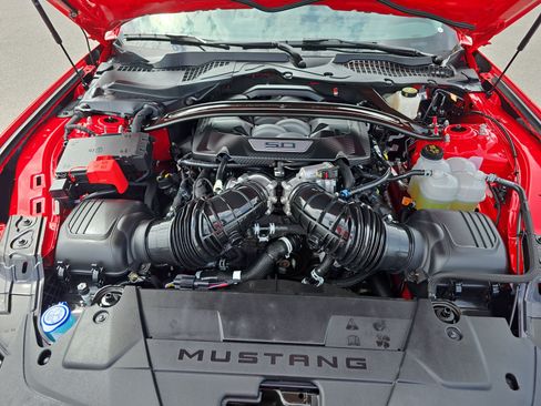 Used 2025 Ford Mustang GT Premium RWD image 27