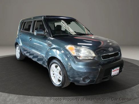 Used 2011 Kia Soul + image 1