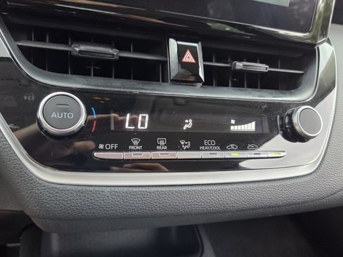 Used 2024 Toyota Corolla LE FWD image 29
