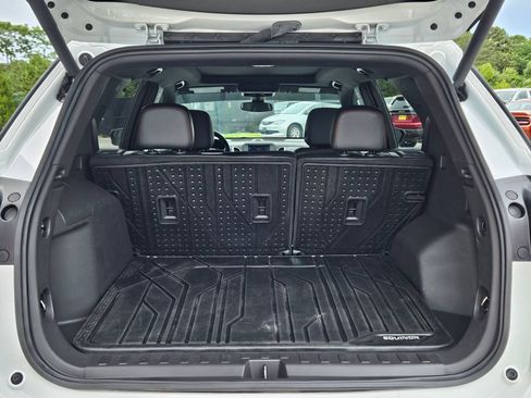 Used 2024 Chevrolet Equinox RS w/ LPO, Floor Liner Package FWD image 29