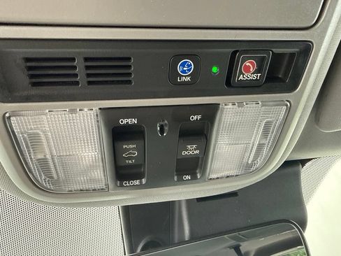 Used 2019 Honda Pilot Touring image 24