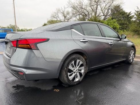 Used 2022 Nissan Altima 2.5 S FWD image 4