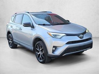 Used 2017 Toyota RAV4 SE video 3