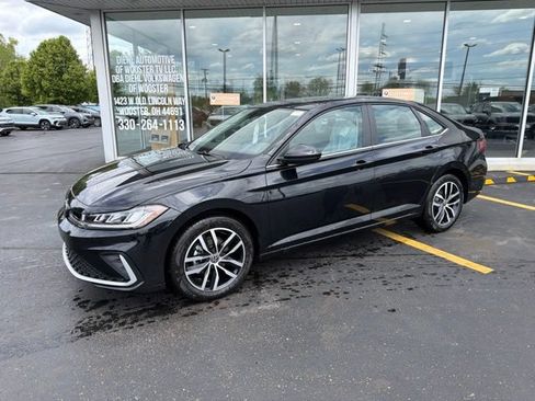 New 2026 Volkswagen Jetta SE FWD image 2