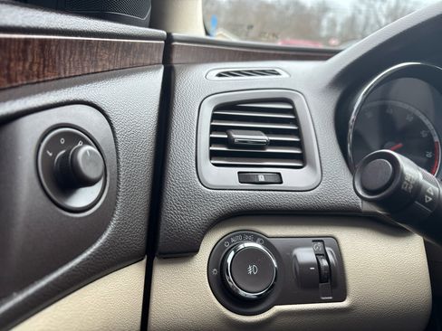 Used 2013 Buick Regal Premium image 33
