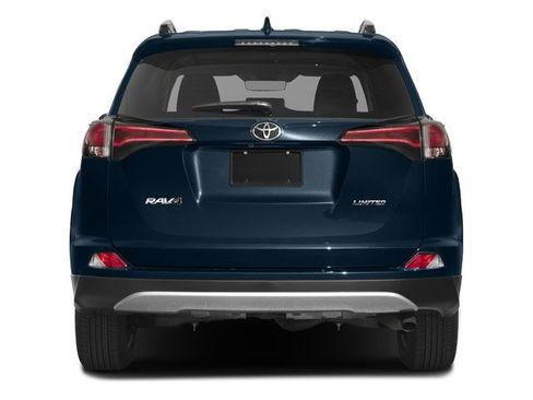 Used 2018 Toyota RAV4 SE FWD image 6