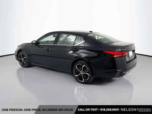 Certified 2025 Nissan Altima 2.5 SR w/ SR Premium Package AWD/4WD image 7