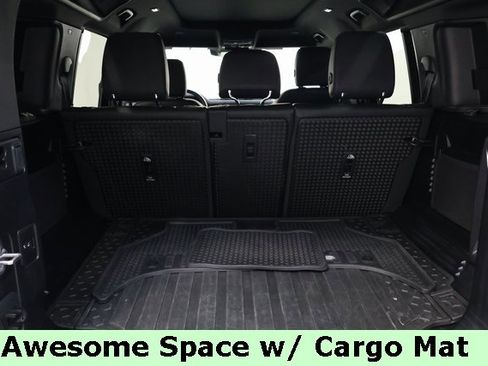 Used 2023 Land Rover Defender 110 SE image 48