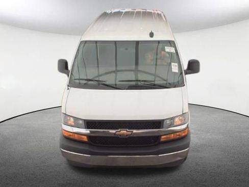 Used 2025 Chevrolet Express 2500 w/ Driver Convenience Package image 2