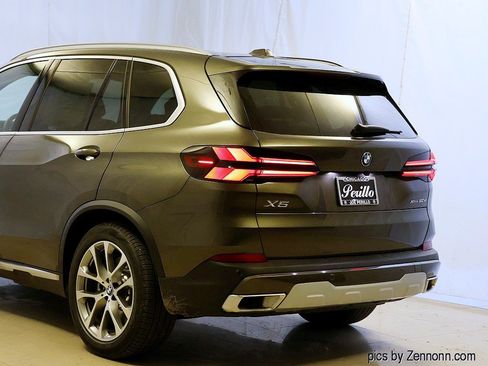 New 2026 BMW X5 xDrive50e w/ Climate Comfort Package AWD/4WD image 8
