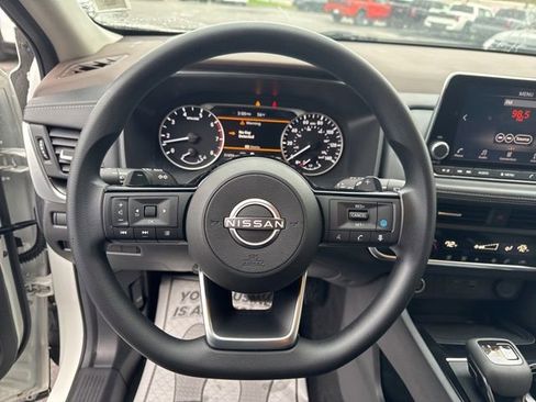 Used 2023 Nissan Rogue SV AWD/4WD image 11