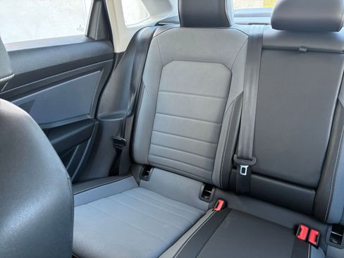 Used 2025 Volkswagen Jetta SE image 40