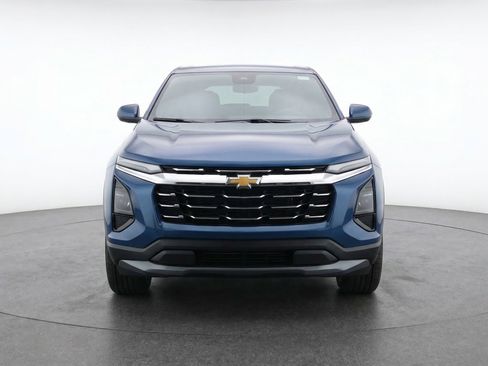 Used 2025 Chevrolet Equinox LT image 2