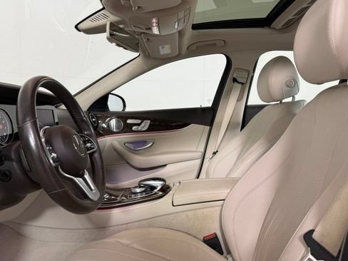 Used 2019 Mercedes-Benz E 300 4MATIC image 5