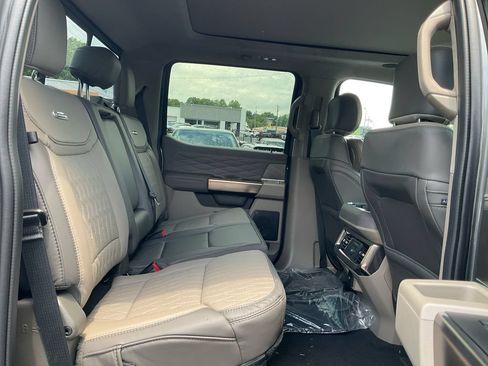 New 2026 Ford F250 Platinum w/ Platinum Plus Package AWD/4WD image 13