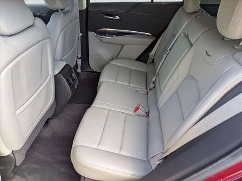 Used 2020 Cadillac XT4 Luxury w/ LPO, Premium Carpet Package FWD image 18
