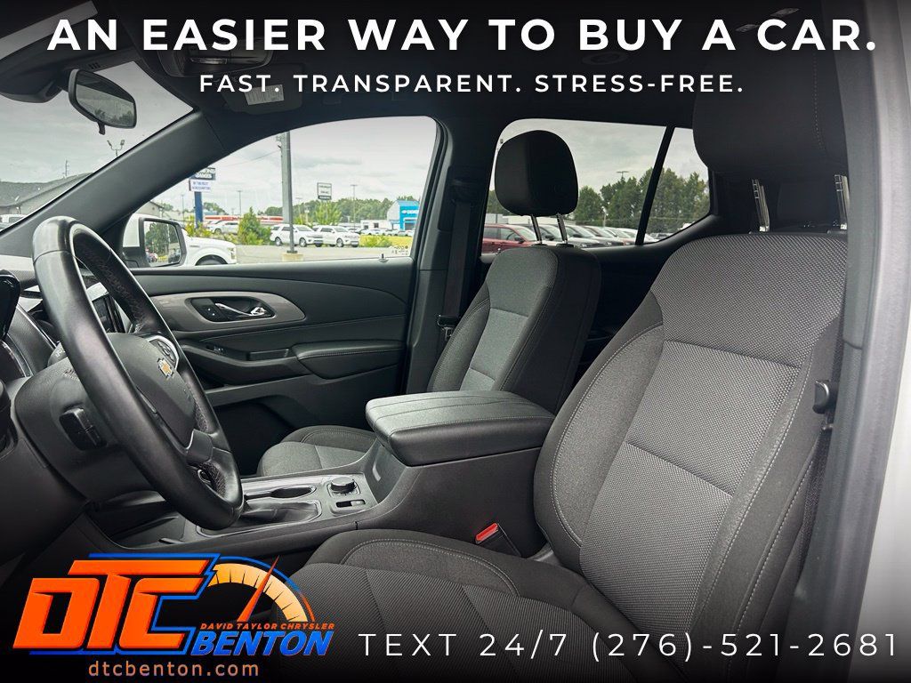 Used 2023 Chevrolet Traverse LT FWD image 9