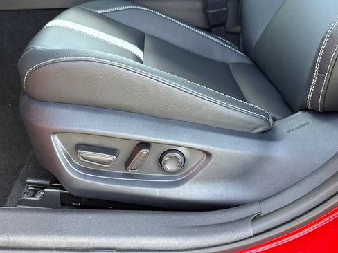 New 2026 Toyota Camry Hybrid FWD image 24