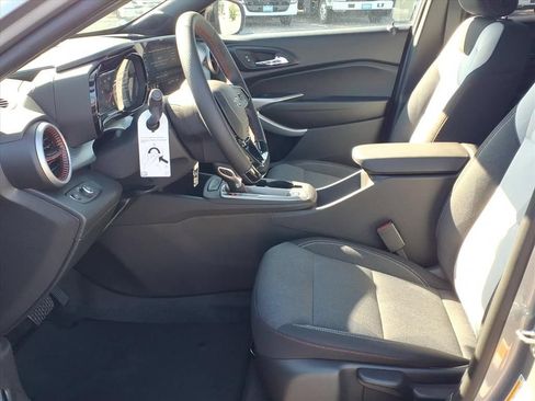 New 2026 Chevrolet Trax RS w/ Sunroof Package FWD image 17