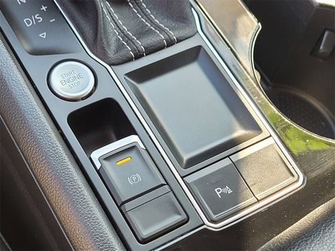 Used 2022 Volkswagen Atlas SE image 21