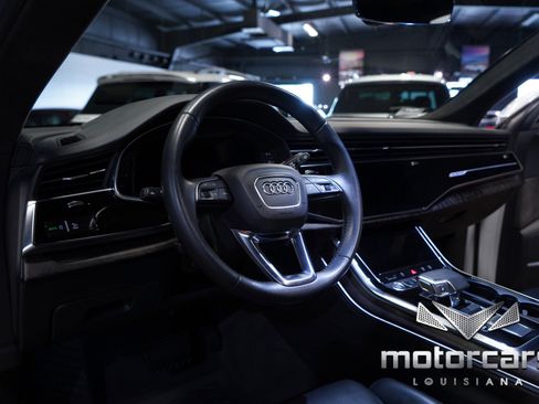 Used 2020 Audi Q8 Prestige image 27