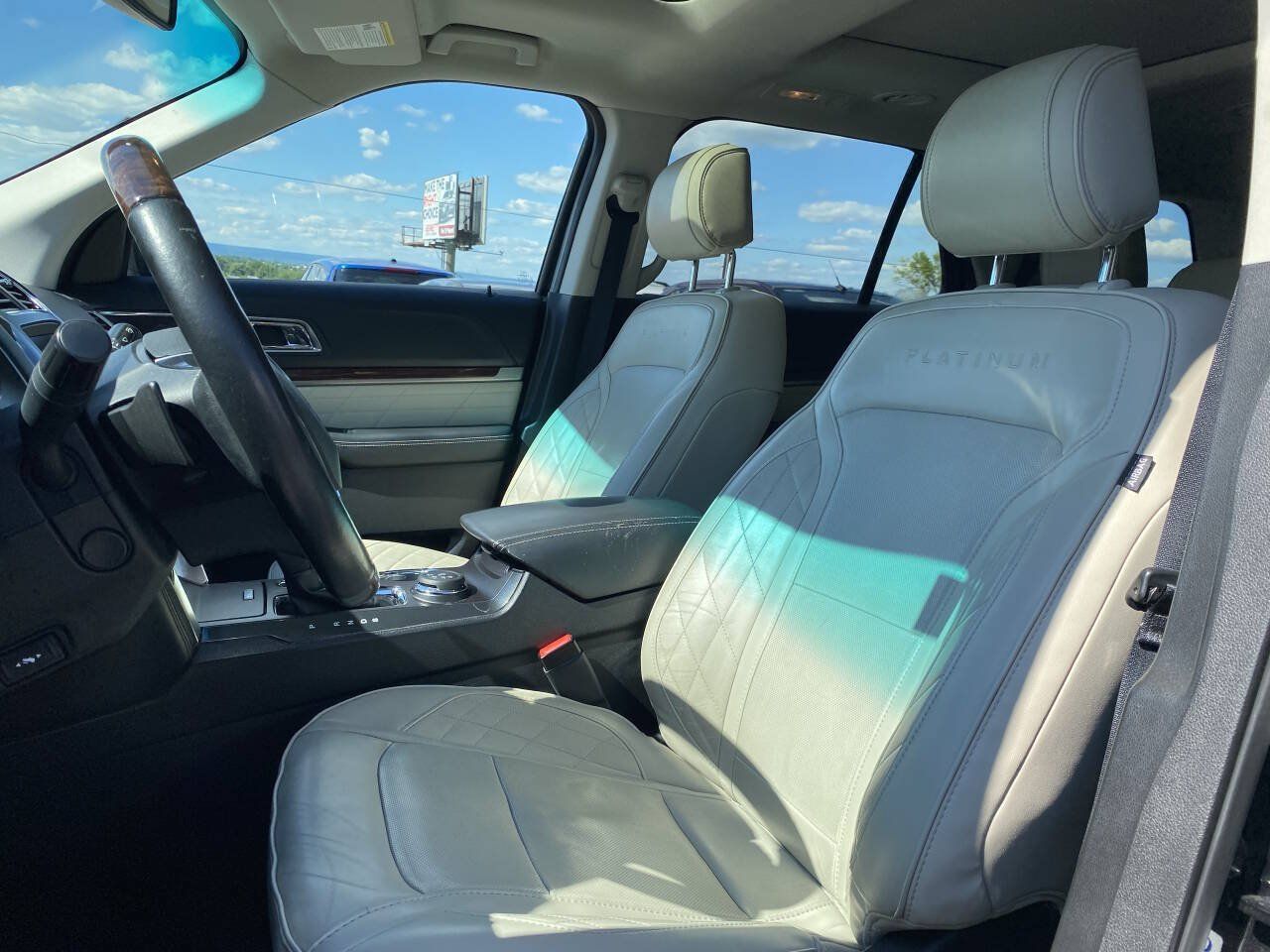 Used 2017 Ford Explorer Platinum AWD/4WD image 12