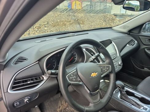 Used 2025 Chevrolet Malibu LT w/ Sport Edition FWD image 10
