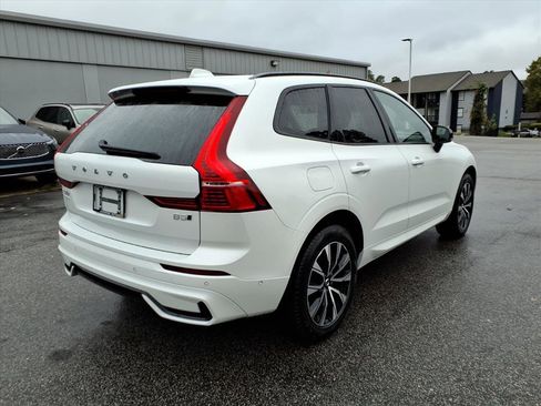Certified 2025 Volvo XC60 B5 Plus image 3