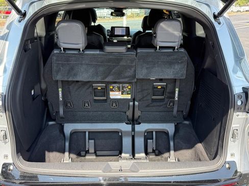 Certified 2021 Toyota Sienna XSE image 4