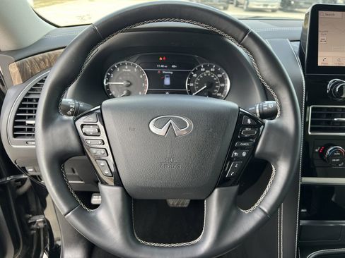 Used 2023 INFINITI QX80 Premium Select w/ All-Season Package image 9