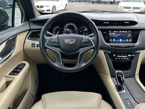 Used 2018 Cadillac XT5 FWD image 20