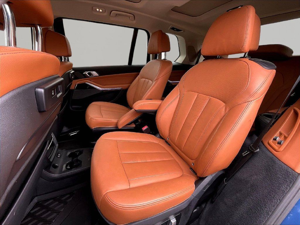 Used 2021 BMW X7 xDrive40i w/ Premium Package AWD/4WD image 25