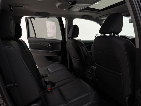 Used 2020 Honda Pilot Touring image 17